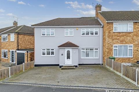 4 bedroom semi-detached house for sale, Severn Drive, Upminster, RM14