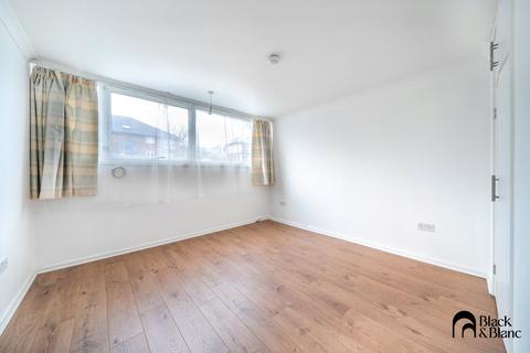 2 bedroom maisonette to rent, Bedford Court, Tavistock Road, Croydon, Surrey, CR0