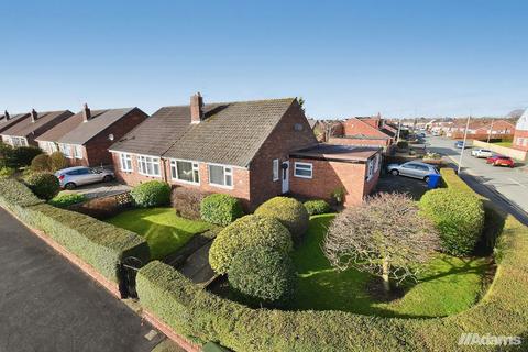 3 bedroom semi-detached bungalow for sale, Gainsborough Road, Warrington