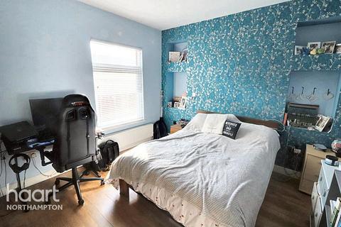 45 Abbey Road, Northampton, NN4 8EY