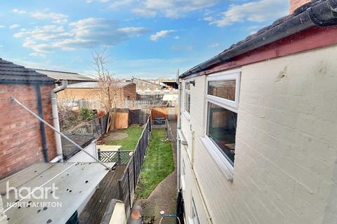 45 Abbey Road, Northampton, NN4 8EY