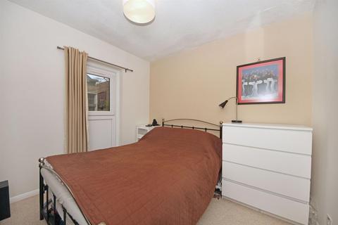 1 bedroom apartment to rent, Pursewardens Close, W13