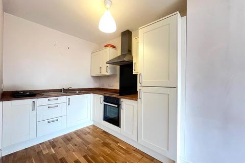 2 bedroom apartment to rent, Air Balloon Road, Bristol