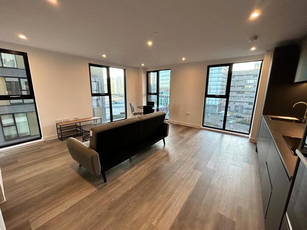 Apartment in Salford - View 3