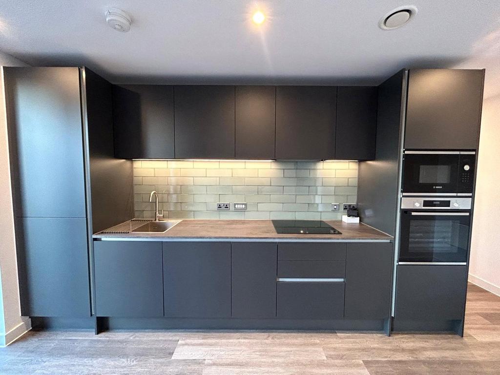 Apartment in Salford - View 4