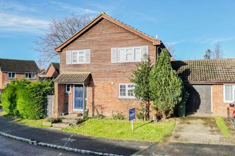 4 bedroom link detached house for sale, Spacious Family Home In Hurst Green