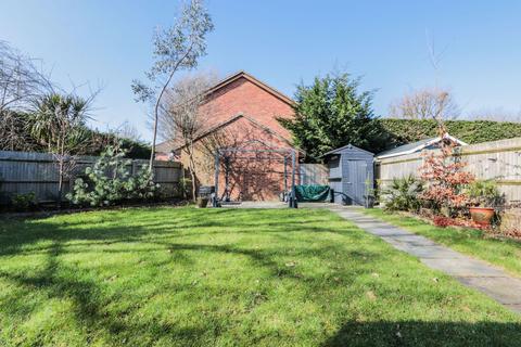 4 bedroom link detached house for sale, Spacious Family Home In Hurst Green