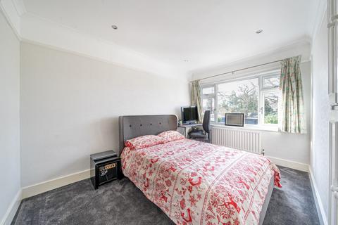 3 bedroom semi-detached house to rent, Birchfield Close, Addlestone, KT15