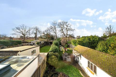 3 bedroom semi-detached house to rent, Birchfield Close, Addlestone, KT15