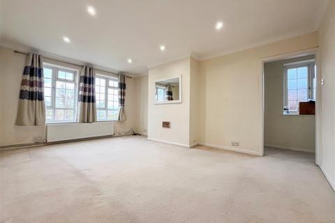 2 bedroom maisonette for sale, Hollygrove, Bushey