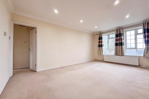 2 bedroom maisonette for sale, Hollygrove, Bushey