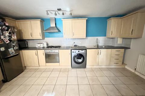 2 bedroom flat for sale, Roberts Place, Dagenham RM10