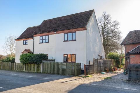 2 bedroom cottage for sale, Norwich Road, Yaxham