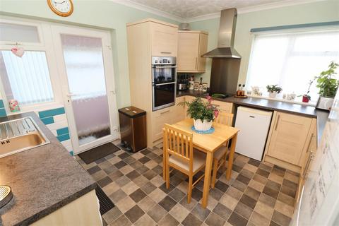 19 Boughton Drive, Rushden, NN10 9HX
