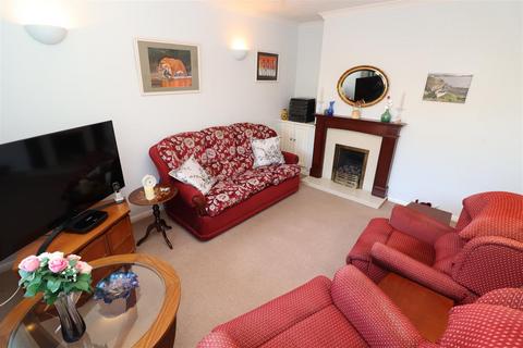 19 Boughton Drive, Rushden, NN10 9HX