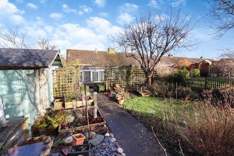 19 Boughton Drive, Rushden, NN10 9HX