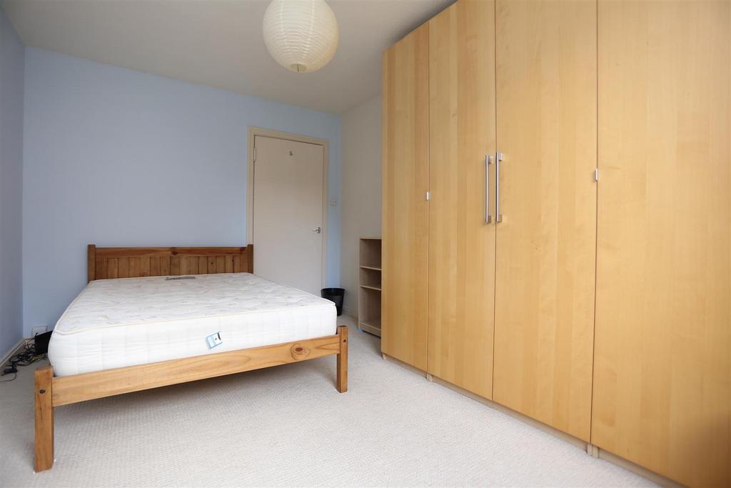 23 Greenacres bed1.JPG