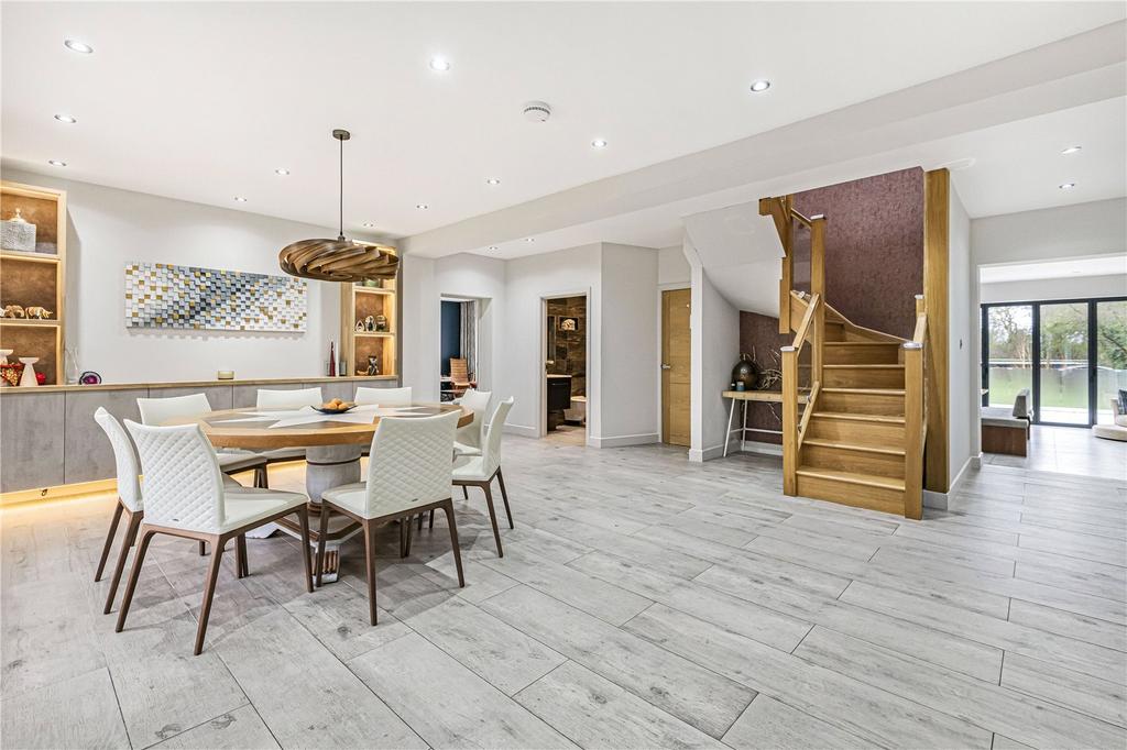 Entrance/Dining Room