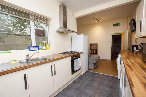 6 bedroom house to rent, Heeley Road, Birmingham B29