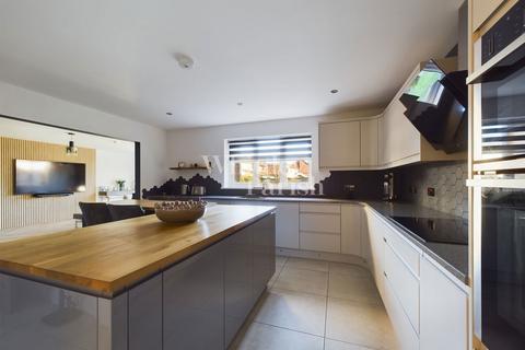 4 bedroom detached house for sale, Kenan Drive, Attleborough NR17