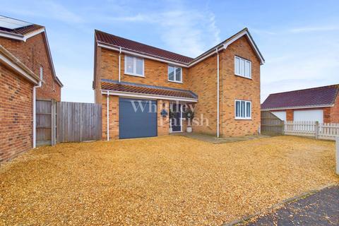 4 bedroom detached house for sale, Kenan Drive, Attleborough NR17