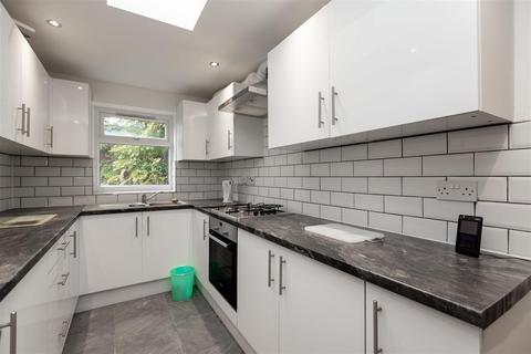 6 bedroom house to rent, Raddlebarn Road, Birmingham B29