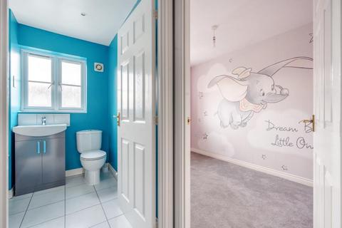 2 bedroom end of terrace house for sale, Carterton,  Oxfordshire,  OX18