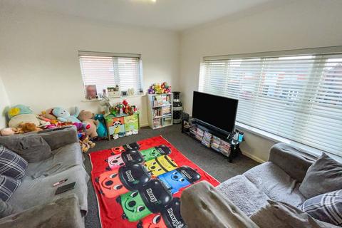 2 bedroom flat for sale, Dunbar Grove, Birmingham, B43