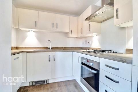 2 bedroom apartment to rent, Wilkinson Road, BEDFORD