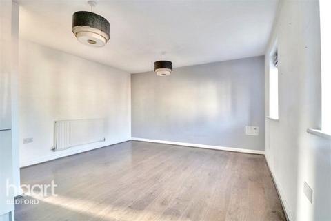 2 bedroom apartment to rent, Wilkinson Road, BEDFORD