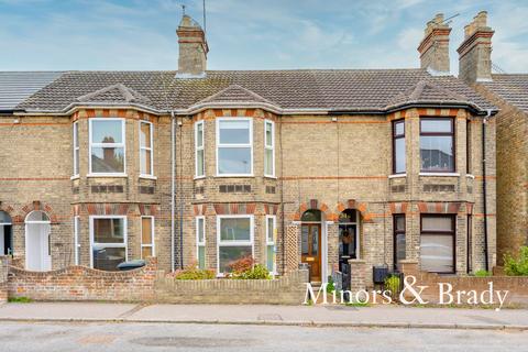 3 bedroom terraced house to rent, London Road South, Lowestoft, NR33