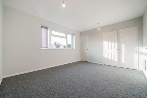 2 bedroom apartment to rent, Aborn Parade, Mortimer Common RG7