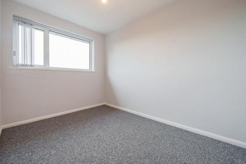 2 bedroom apartment to rent, Aborn Parade, Mortimer Common RG7