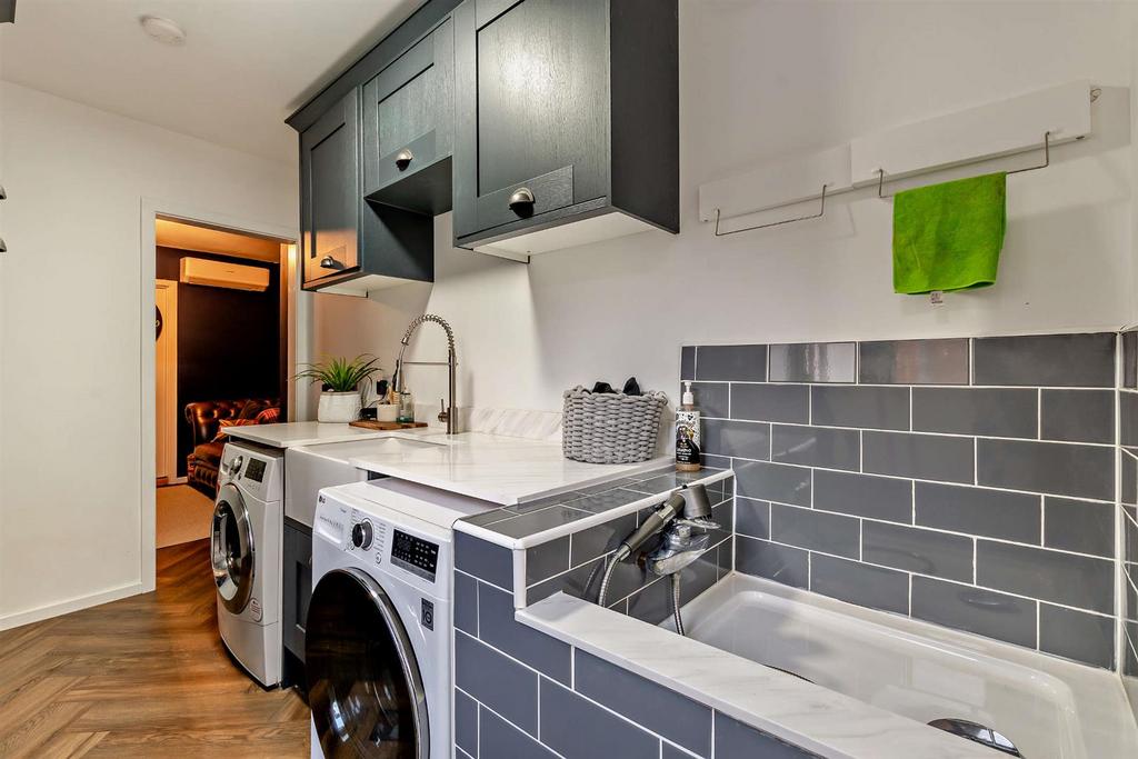 8634429-interior30-800.jpg