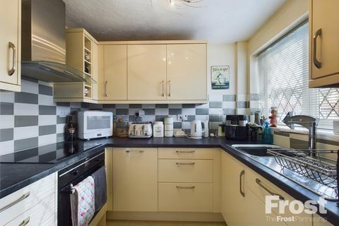 2 bedroom end of terrace house for sale, The Heathers, Stanwell, Middlesex, TW19