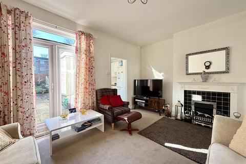 13 Cranfield Road West, Carshalton, SM5 4LU