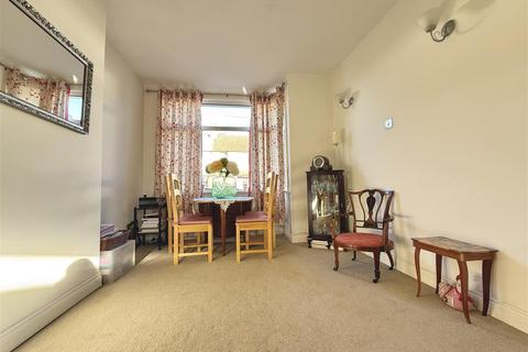 13 Cranfield Road West, Carshalton, SM5 4LU