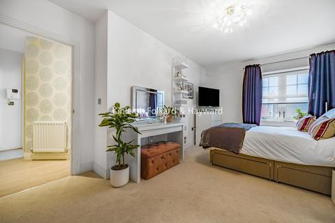 2 bedroom flat for sale, Chelmsford Road, Southgate