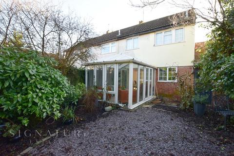 3 bedroom semi-detached house for sale, Claverton Close, Bovingdon, Hemel Hempstead