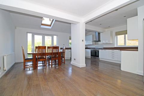 15 Bushey Way, Beckenham, BR3 6TA