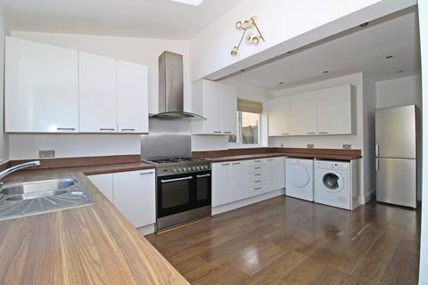 15 Bushey Way, Beckenham, BR3 6TA