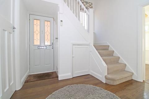 15 Bushey Way, Beckenham, BR3 6TA