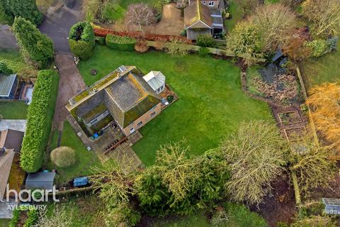 4 bedroom detached house for sale, The Avenue, Aylesbury