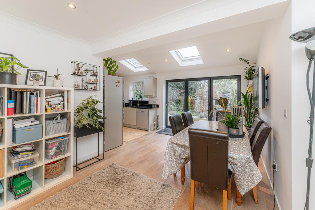 Kitchen Dining Area