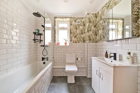 18 Elgin Avenue, London, W12 9NP