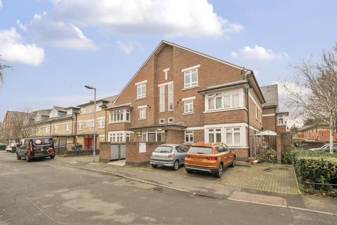 18 Elgin Avenue, London, W12 9NP