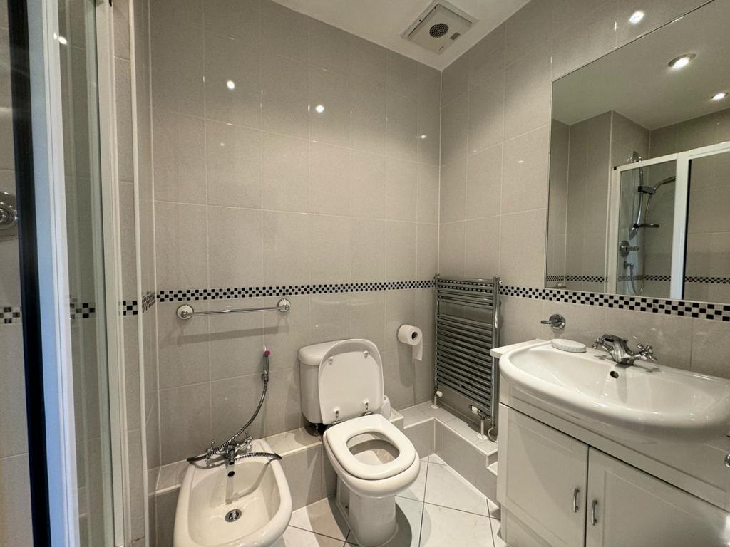 Ensuite bathroom
