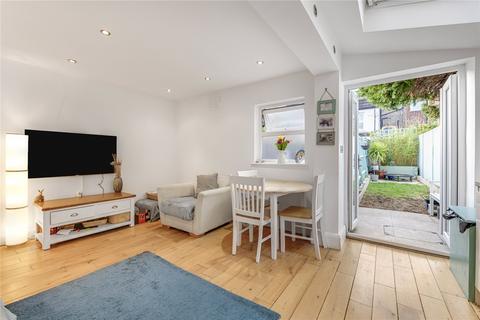 2 bedroom flat for sale, Broughton Road, Fulham, London, SW6