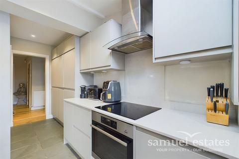 2 bedroom maisonette for sale, Runnymede, London, SW19