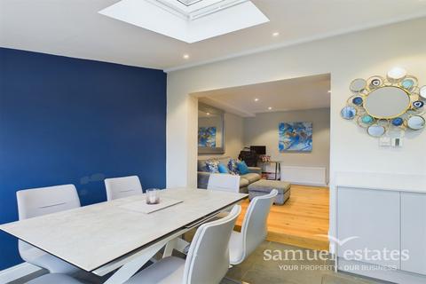 2 bedroom maisonette for sale, Runnymede, London, SW19